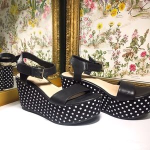 Polka-dot Platforms